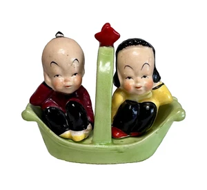 Salero y pimentero Japón de Maruri pareja asiática en barco Sampan - Imagen 1 de 6