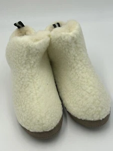 The Company Store Slipper Womens Small 5/6 Sherpa Wool Slipper Booties Ivory New - Picture 1 of 8