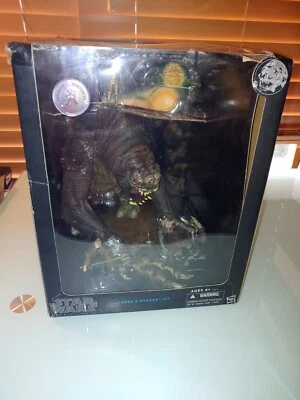 Star Wars The Black Series Jabbas Rancor Pit Sin Abrir TRU Caja Dañada Esclava Leia Foto 1 de 4