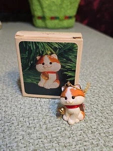 Hallmark Christmas Kitten - 1982 Classic Ornament Calico - Picture 1 of 13