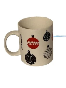 Taza de café Starbucks 2016 adornos navideños negros y rojos 12 fl oz taza blanca - Imagen 1 de 7
