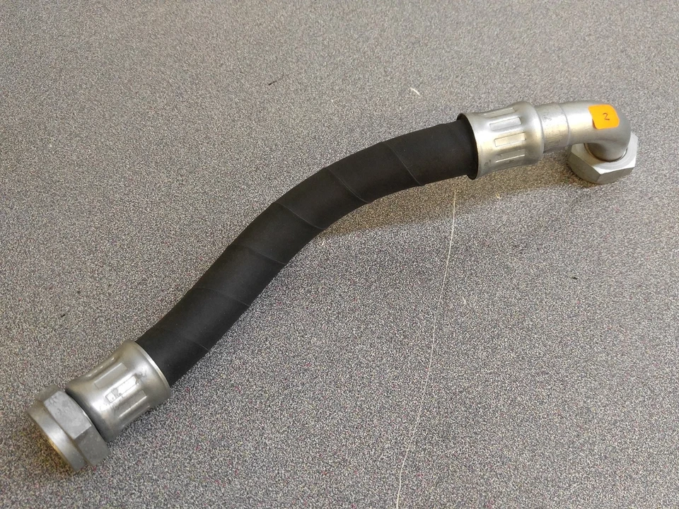 VERY NICE USED ORIGINAL GENUINE PORSCHE 911 OIL LINE 91110772800 2 - Image 1 of 3