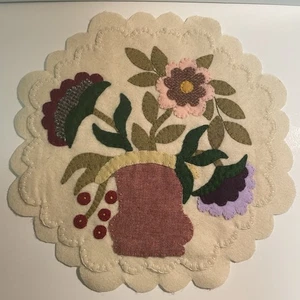 Handmade Wool Felt Appliqué Candle Mats Set of 2 Folk Art Primitive Flowers - Picture 1 of 9