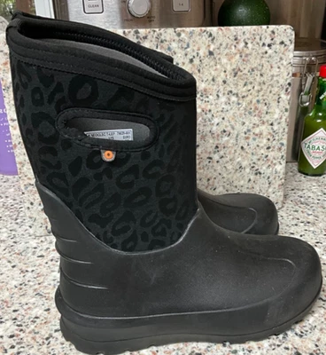BOGS CLASSIC WOMENS 8 YOUTH 6 EURO 39 BLACK BLOOM NEO TECH SNOW -35 RAIN - Image 1 of 4