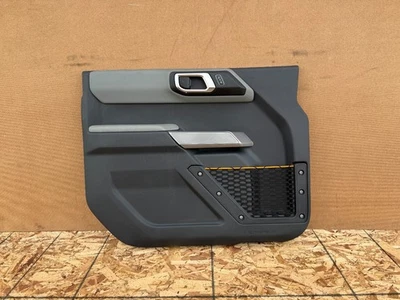 FORD BRONCO 21-25 OEM 4 ДВЕРИ ПЕРЕДНЯЯ ЛЕВАЯ ВОДИТЕЛЬСКАЯ ДВЕРЬ ПАНЕЛЬ В СБОРЕ (ЧЕРНЫЙ/СЕРЕБРИСТЫЙ) - Изображение 1 из 4