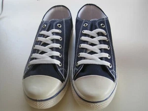 Neue Damen Sneaker Größe 9 - Bild 1 von 4