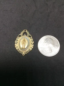 1/20 12 K G.F. Religious Medallion - Picture 1 of 6