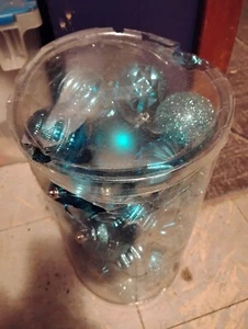 LOT OF 17 LIGHT BLUE TEAL SHATTER PROOF CHRISTMAS ORNAMENTS - Picture 1 of 2