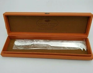 Esparcidor de queso martillado Sonoma plateado con selección en caja Sandra Jordan 11054 - Imagen 1 de 8