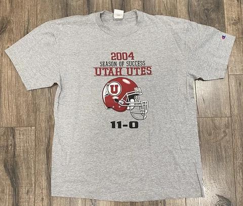 Vintage 2004 Utah Utes Football Season Of Success 11-0 Large Champion Shirt Cover