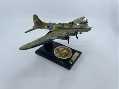 Bradford Exchange Memphis Belle B-17 Flying Fortress Model Aircraft #0367 WH148 - Image 1 of 4