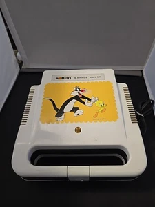 Vintage 90s Sylvester & Tweety Waffle Maker 1998 Salton - Picture 1 of 12