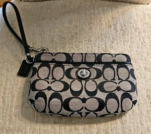Coach Signature Wristlet Black Gray Jacquard Canvas Zip Turn Lock Bag Pouch NWOT - Picture 1 of 6