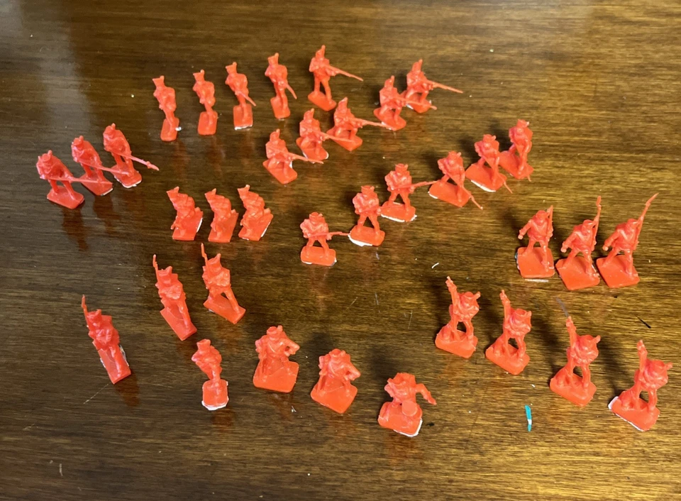 36 Soldatini Plastica 1/72, Penso Inglesi del Periodo Napoleonico Usati. - Immagine 1 di 4