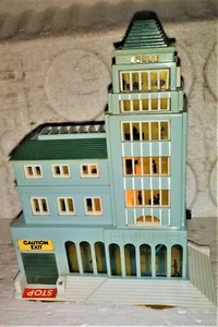 VINTAGE 1989 MICRO MACHINES POLICE Station GALOOB CITY SCENES BUILDING TESTED - Picture 1 of 4