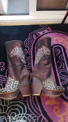 Sexy BOTAS IRREGULAR CHOICE LET ROCK LEOPARD PUMA Cuñas Tacones Altos Talla 6.5/7 Foto 1 de 4
