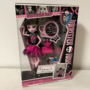 Monster High- Draculaura, muñeca de moda día de la imagen nueva en caja usada - Imagen 1 de 5