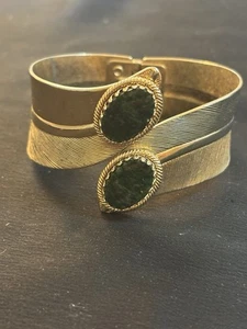 Vintage Green Stone Clamper Cuff Bracelet Gold Tone Fashion Glam MCM - Picture 1 of 11