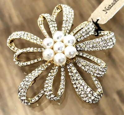 Natasha Crystal/Pearl Flower Brooch/Pin Foto 1 de 3
