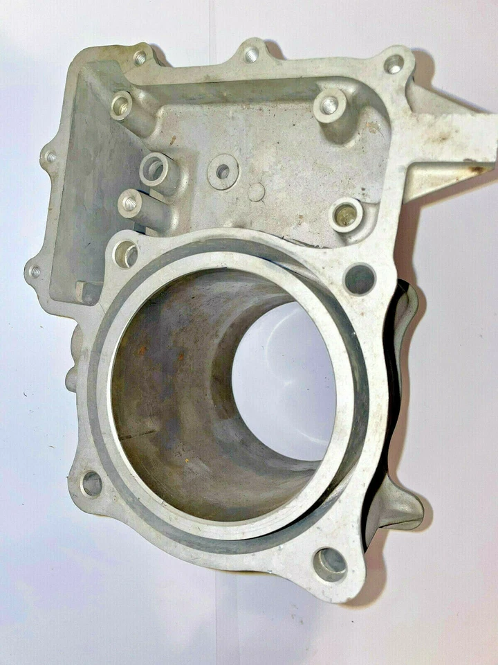 680 cc 本田 TRx680 Rincon 圆筒式真空吸尘器 — 第 1/4 张图片