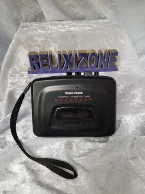 RadioShack Compact Cassette Tape Recorder w/ Wrist Strap + 4 Tapes – All workin! Foto 1 de 4