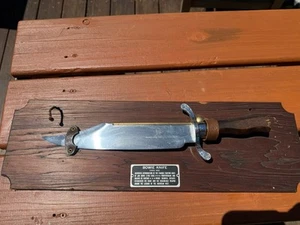 Vintage Bowie Knife Reproduction Carvel Hall Used - Picture 1 of 3