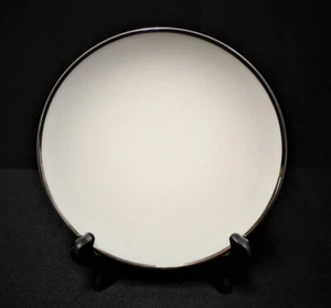 Plato de pan Noritake IVONNE 6,5"" marfil y platino China 7522, varios disponibles - Imagen 1 de 3