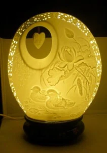 STUNNING VINTAGE ORIENTAL WHITE LITHOPHANE LIGHT LAMP MALLARD DUCK FLOWERS HEART - Picture 1 of 1