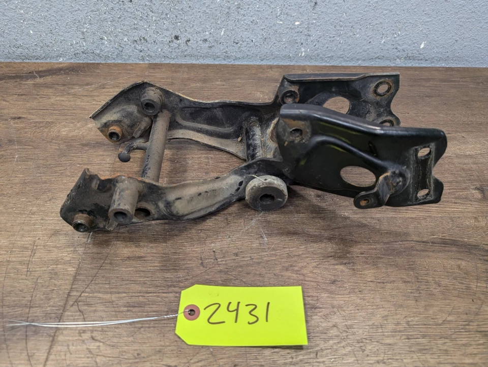 Subchasis trasero Yamaha Virago XV750 1981-1983 OEM - 4X7-21430-00-00 Foto 1 de 4