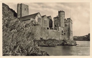 Dartmouth Castle Postcard (H604) - Picture 1 of 3