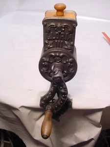 D140/ Prächtige, museale alte Reibe aus Eisen Gloria 3 - Bild 1 von 8