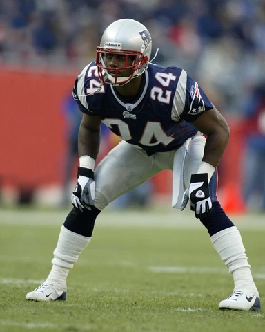 New England Patriots TY LAW Glossy 8x10 Photo NFL Football Print Poster HOF 2019 Cover