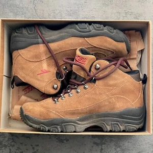 Women’s 7.5 Hi-Tec OAKHURST 7279w Hiking Ankle Shoes Brown Suede w/Box EUC!!! - Picture 1 of 9