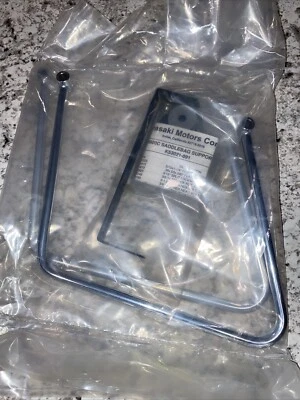 SUPORTE ALFORJE KAWASAKI VULCAN 500 LTD 1996-2009 K53021-091 - Imagem 1 de 3