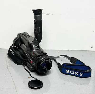 Sony FX511 Video 8 HiFi Stereo Handycam 10x Made Japan 1992 - Image 1 of 3