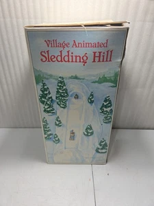 NoS - Reparto 56 Villaggio delle Nevi Animato Slidding Hill - Nuovo Vecchio Stock - Foto 1 di 23