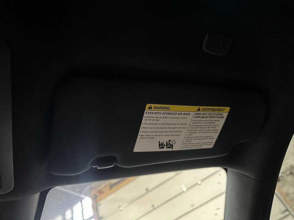 Parasol derecho 17 18 19 20 21 22 INFINITI Q60 Foto 1 de 4