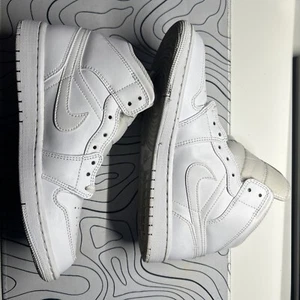 Size 6 - Jordan 1 Mid Triple White - 554724-130 - Picture 1 of 9