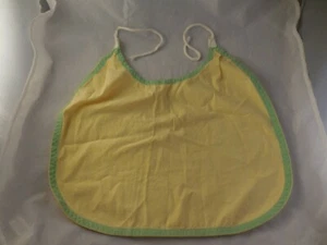 Vintage handgefertigtes großes Lätzchen Erwachsene Lätzchen gelb mit grünem Rand - Bild 1 von 2