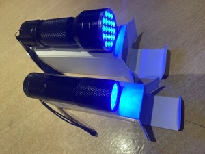 2 UV Taschenlampen 21 und 9 LED - KOSTENLOSE BATTERIEN - Bild 1 von 7