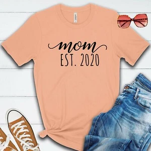 T-Shirt Mom Established 2020 02836 - Bild 1 von 3