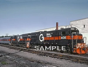 1985 MAINE CENTRAL PASSENGER TRAIN 8.5x11 Railroad Photo - Picture 1 of 1