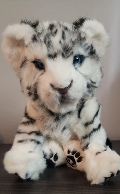 Gently Used 2007 WowWee White Tiger-Animated-Motion Sensor & Push Buttons - Image 1 of 4