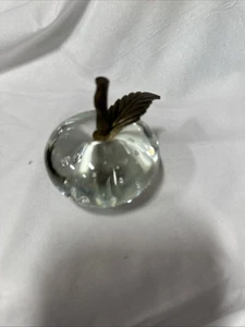 Kunstglas Apfel klar Messing Stiel Metall Blatt Briefbeschwerer kontrollierte Blasen 3" - Bild 1 von 4