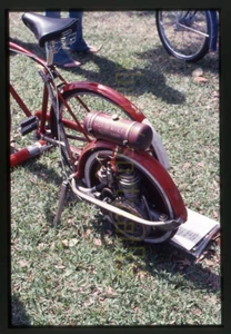 Rueda de motor Briggs and Stratton de 1920 - Salón del automóvil 1978 - Diapositiva de coche vintage de 35 mm - Imagen 1 de 3