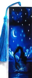 NIGHT TIME MERMAID SWIMMING/OCEAN/SEA/UNIQUE EXQUISITE LAMINATED BOOKMARK - Foto 1 di 1