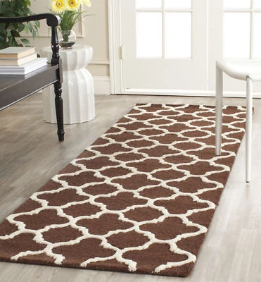 Safavieh Cambridge DARK BROWN / IVORY Wool Runner 2'-6 x 8' - CAM130H-28 - Image 1 of 3