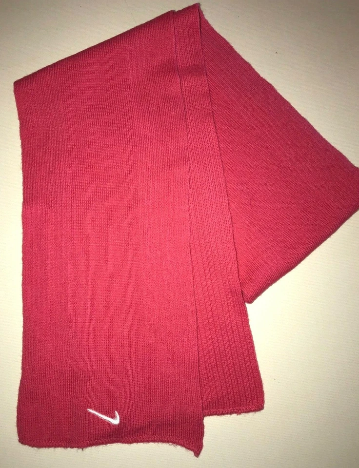 Niñas Talla 4/6X Rosa Oscuro NIKE Deportes BUFANDA INVIERNO SWOOSH Bordado en ella Foto 1 de 1