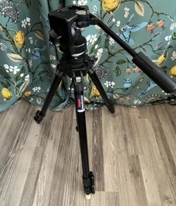 Bogen Manfrotto 3221 Tripod Fluid Pan-Tilt Head 3130 Adj height 27.5-74.5 inches - Picture 1 of 13