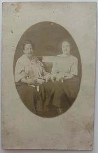 Antique RPPC Postcard - Women Holding Kittens Cats Studio Portrait Peoria IL - Picture 1 of 2
